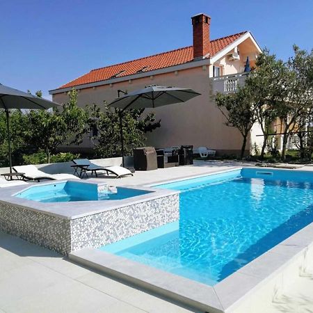 Villa Flora Maris Apartments Privlaka  Kültér fotó