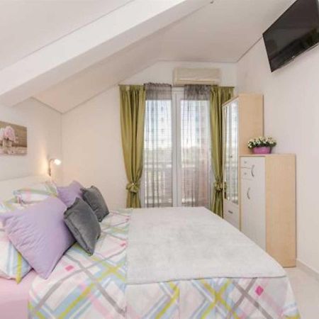 Villa Flora Maris Apartments Privlaka  Kültér fotó