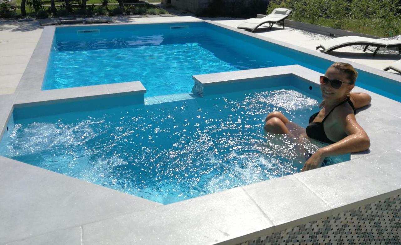 Villa Flora Maris Apartments Privlaka  Kültér fotó
