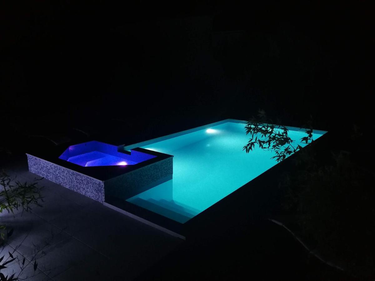 Villa Flora Maris Apartments Privlaka  Kültér fotó