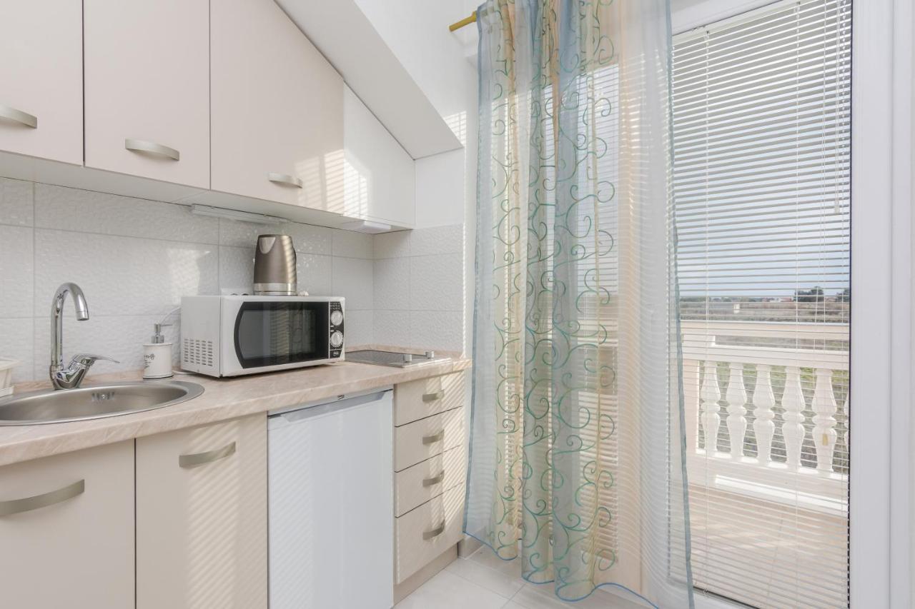 Villa Flora Maris Apartments Privlaka  Kültér fotó
