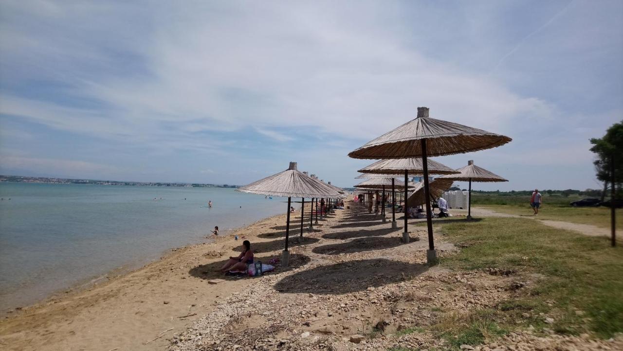Villa Flora Maris Apartments Privlaka  Kültér fotó