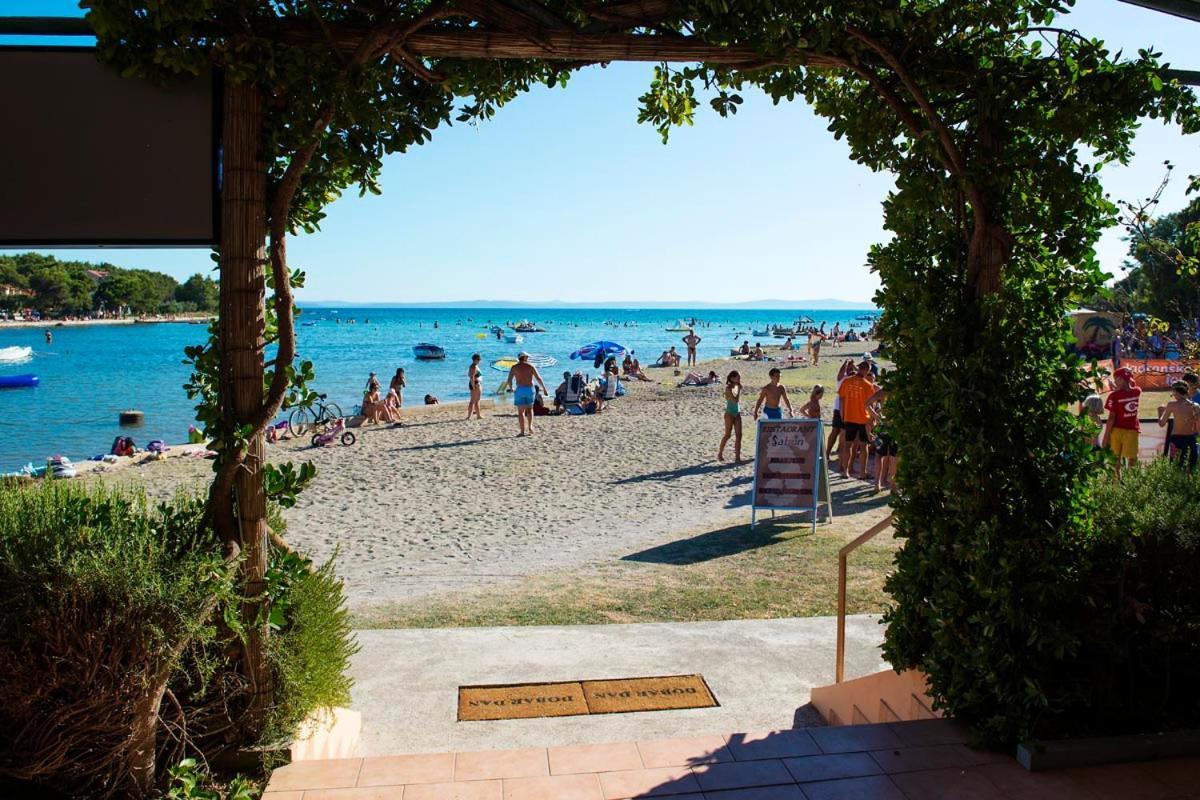 Villa Flora Maris Apartments Privlaka  Kültér fotó
