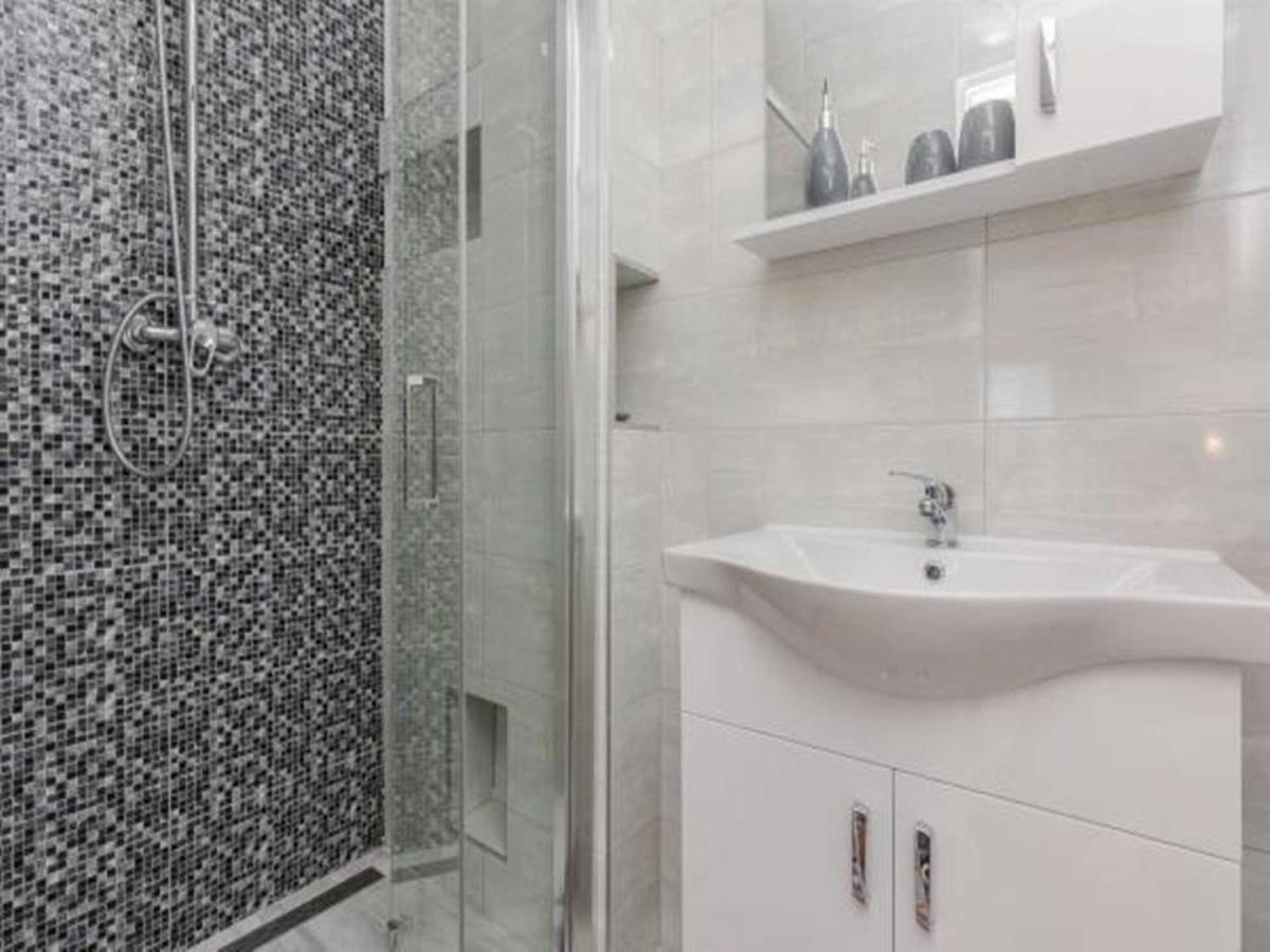 Villa Flora Maris Apartments Privlaka  Kültér fotó