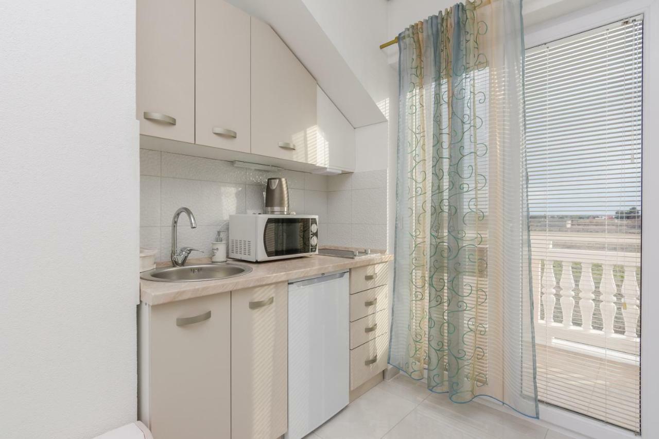 Villa Flora Maris Apartments Privlaka  Kültér fotó