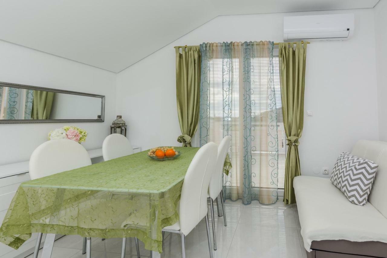 Villa Flora Maris Apartments Privlaka  Kültér fotó