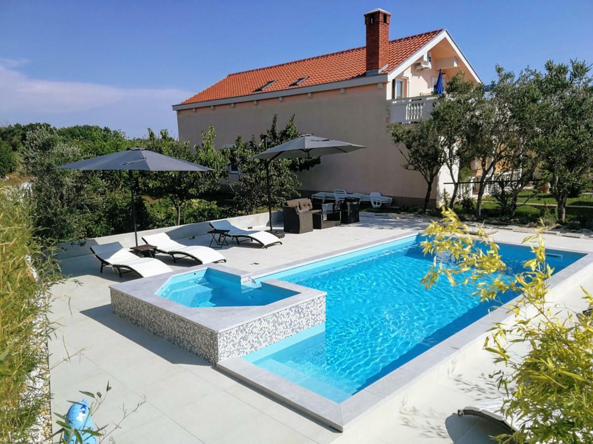 Villa Flora Maris Apartments Privlaka  Kültér fotó